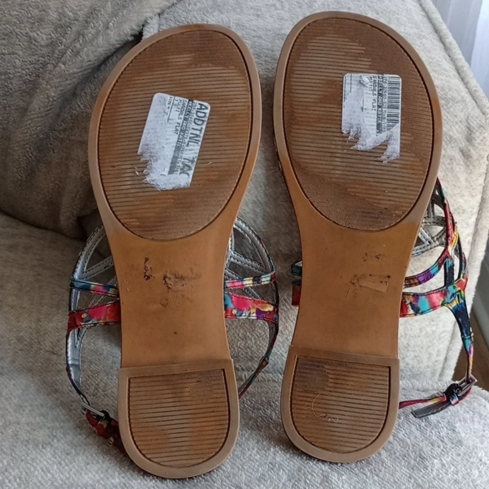 A) Kelly & Katie Vibrant Multicolor Sandals - Picture 6 of 8